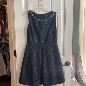EUC Tahari Navy w/silver Cocktail Dress